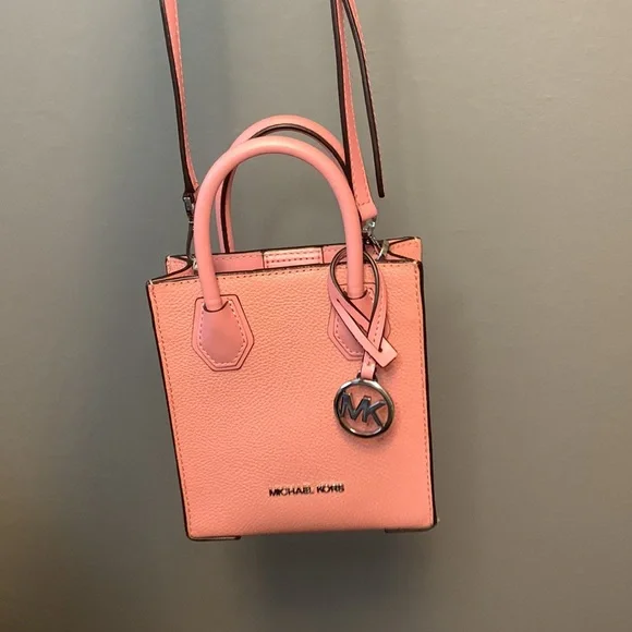 EUC - Michael Kors Mercer Extra-Small Pebbled Leather Crossbody Bag in Pink - Picture 12 of 17